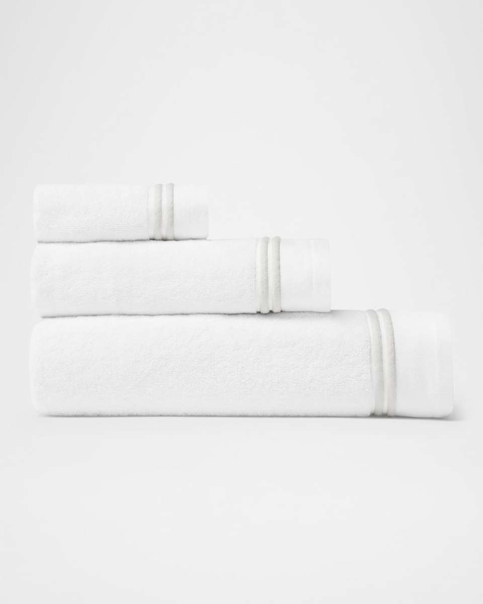Aura Nuova Bath Towel